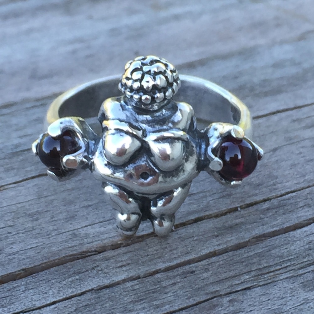 Goddess of Willendorf Ring .925 Sterling Silver w/ 2 genuine Garnet gems USA - Picture 6 of 15